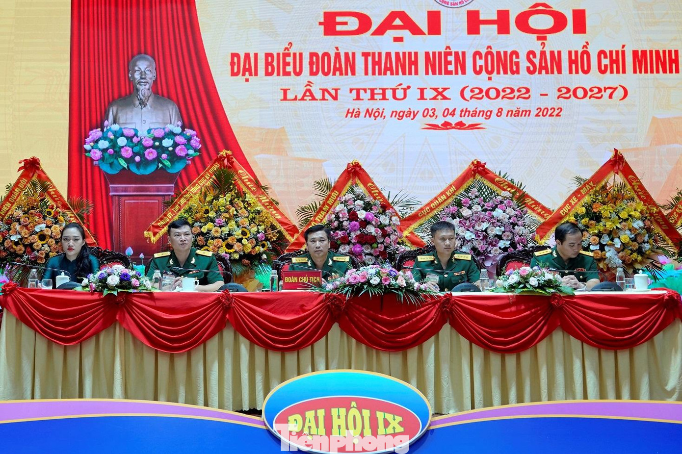 Đoàn Chủ tịch điều hành ĐH, sáng 4/8