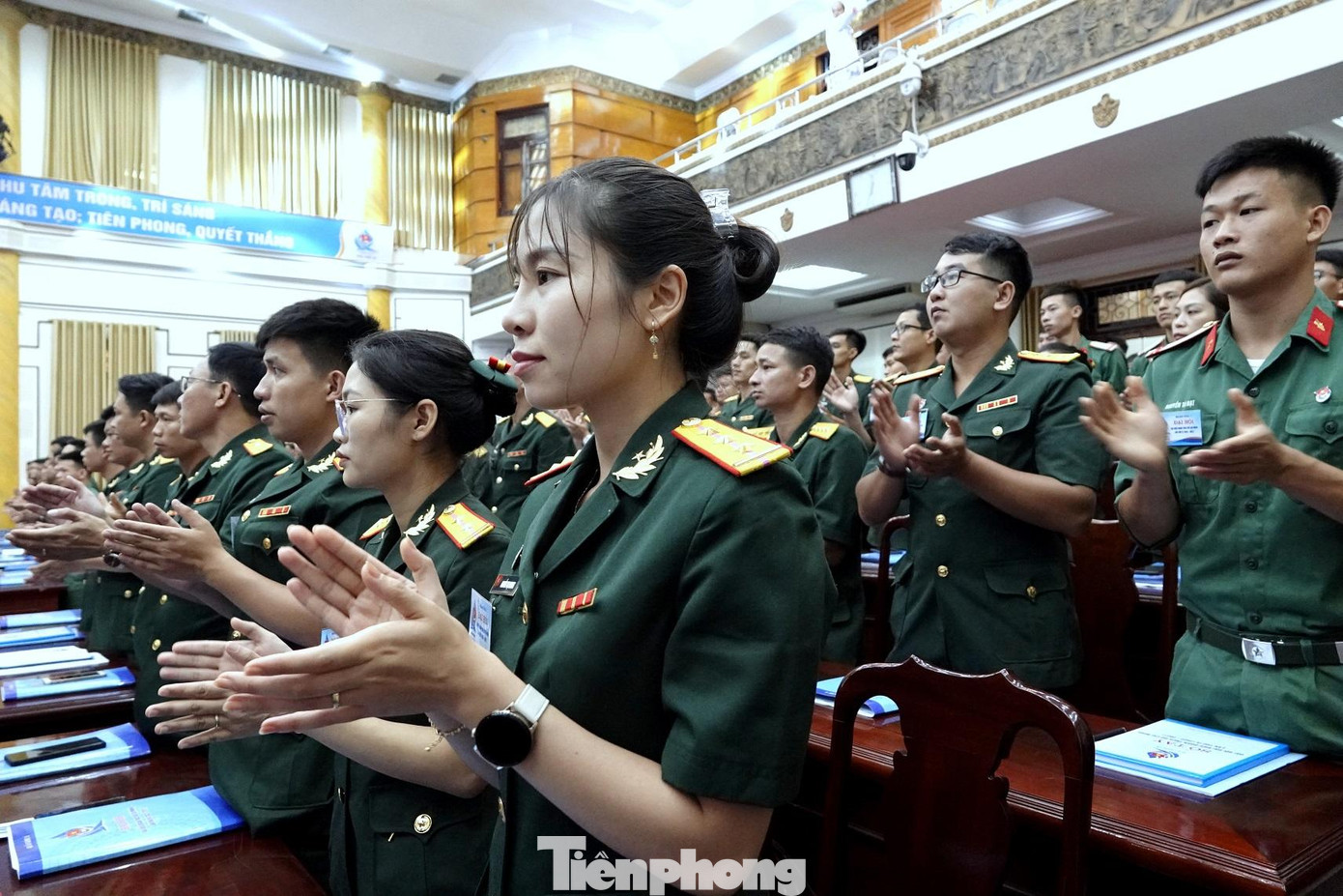 Trong số 206 đại biểu tham gia ĐH, có 21 đại biểu nữ; 174 đại biểu là đảng viên; 56 đại biểu là người dân tộc thiểu số; tuổi bình quân của đại biểu dự đại hội là 32; đại biểu trẻ nhất 20 tuổi.