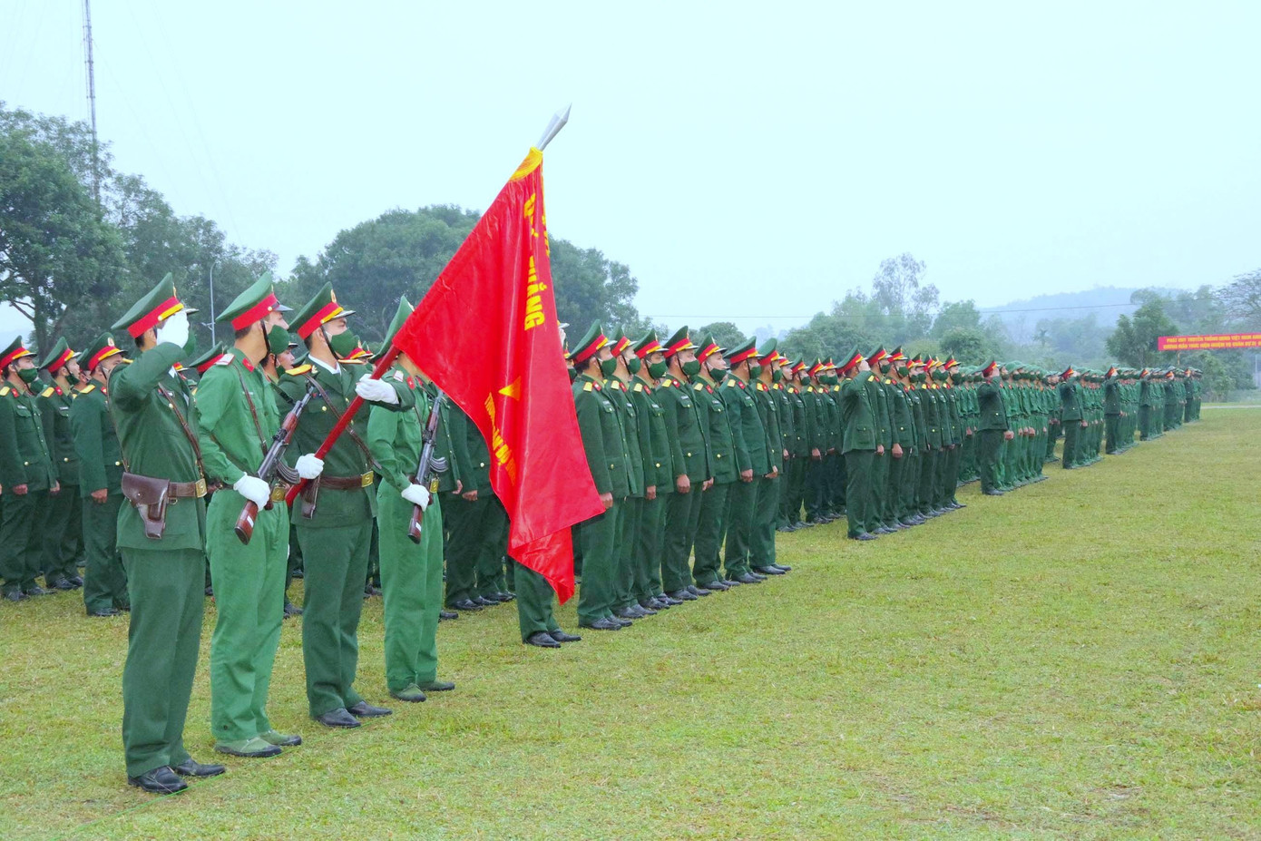 Buổi lễ được tổ chức trang trọng và chu đáo Buổi lễ được tổ chức trang trọng và chu đáo