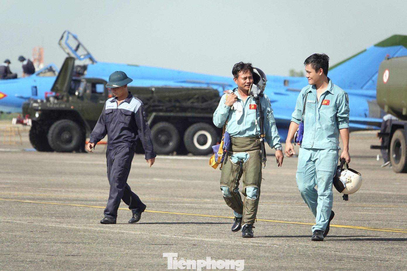 Phi công Trung đoàn 929, Sư đoàn 372 trở về đơn vị sau khi hoàn thành nhiệm vụ, tháng 6/2022. Ảnh: Nguyễn Minh Phi công Trung đoàn 929, Sư đoàn 372 trở về đơn vị sau khi hoàn thành nhiệm vụ, tháng 6/2022. Ảnh: Nguyễn Minh