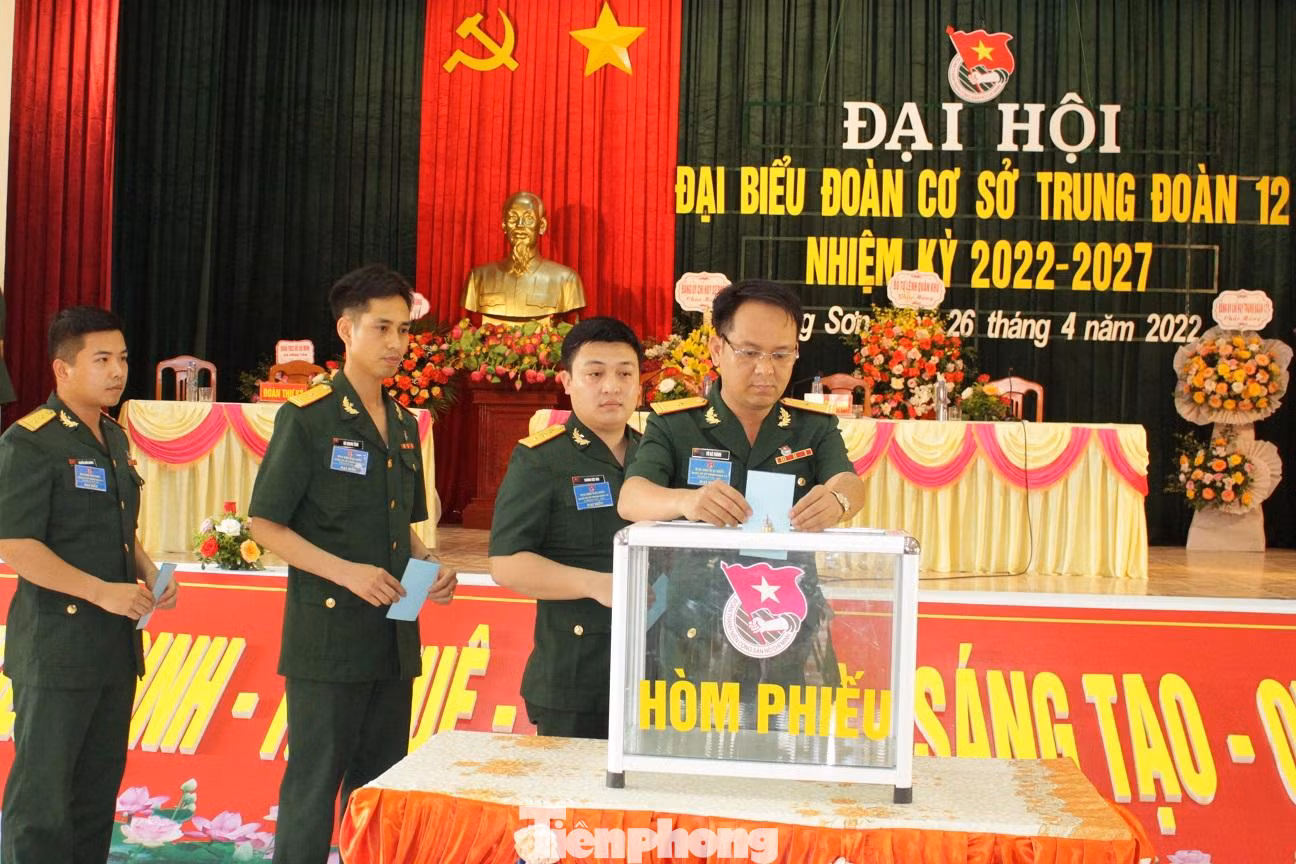 Với tinh thần tập trung, dân chủ, đại hội tiến hành bầu 9 đồng chí vào BCH Đoàn cơ sở Trung đoàn nhiệm kỳ 2022-2027; bầu 25 đại biểu chính thức đi dự Đại hội đại biểu Đoàn TNCS Hồ Chí Minh Sư đoàn lần thứ X