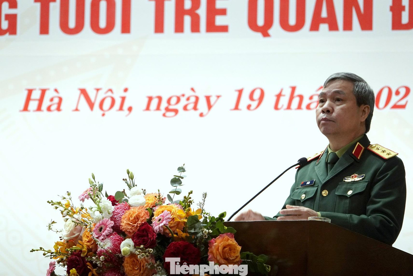 “Cán bộ, chiến sĩ toàn quân nhận thức ngày càng sâu sắc hơn về ý nghĩa cao cả của hiến máu tình nguyện, biết cảm thông, chia sẻ và sẵn sàng hiến máu cứu người, trong đó tuổi trẻ Quân đội là lực lượng nòng cốt, xung kích”, Thượng tướng Đỗ Căn nói. “Cán bộ, chiến sĩ toàn quân nhận thức ngày càng sâu sắc hơn về ý nghĩa cao cả của hiến máu tình nguyện, biết cảm thông, chia sẻ và sẵn sàng hiến máu cứu người, trong đó tuổi trẻ Quân đội là lực lượng nòng cốt, xung kích”, Thượng tướng Đỗ Căn nói.