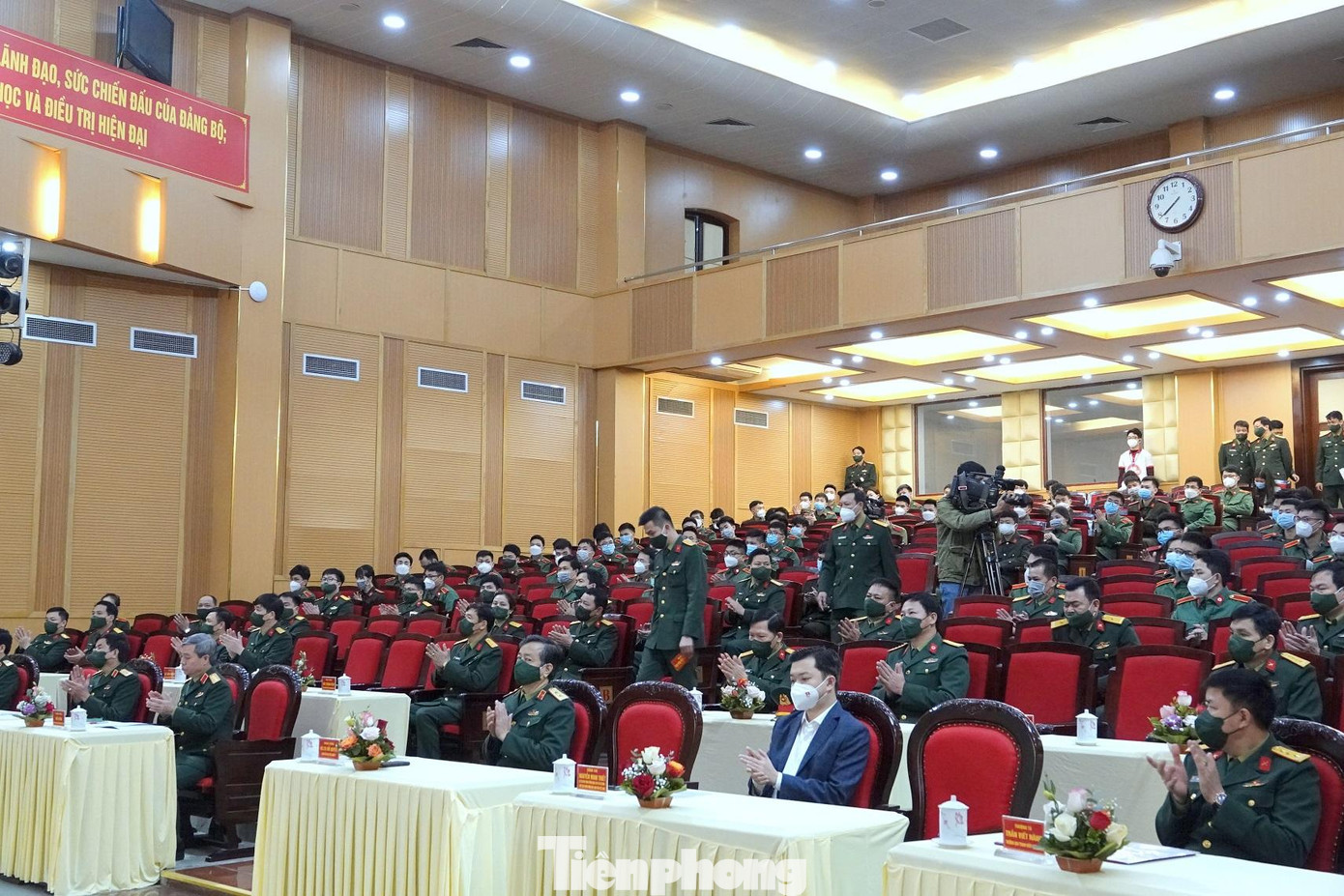 Các đại biểu dự lễ phát động Các đại biểu dự lễ phát động