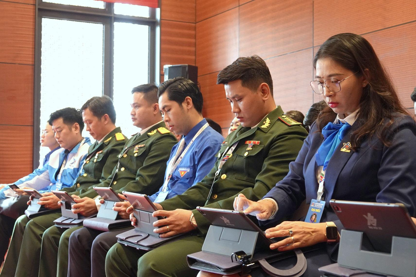 Các đại biểu tham gia diễn đàn