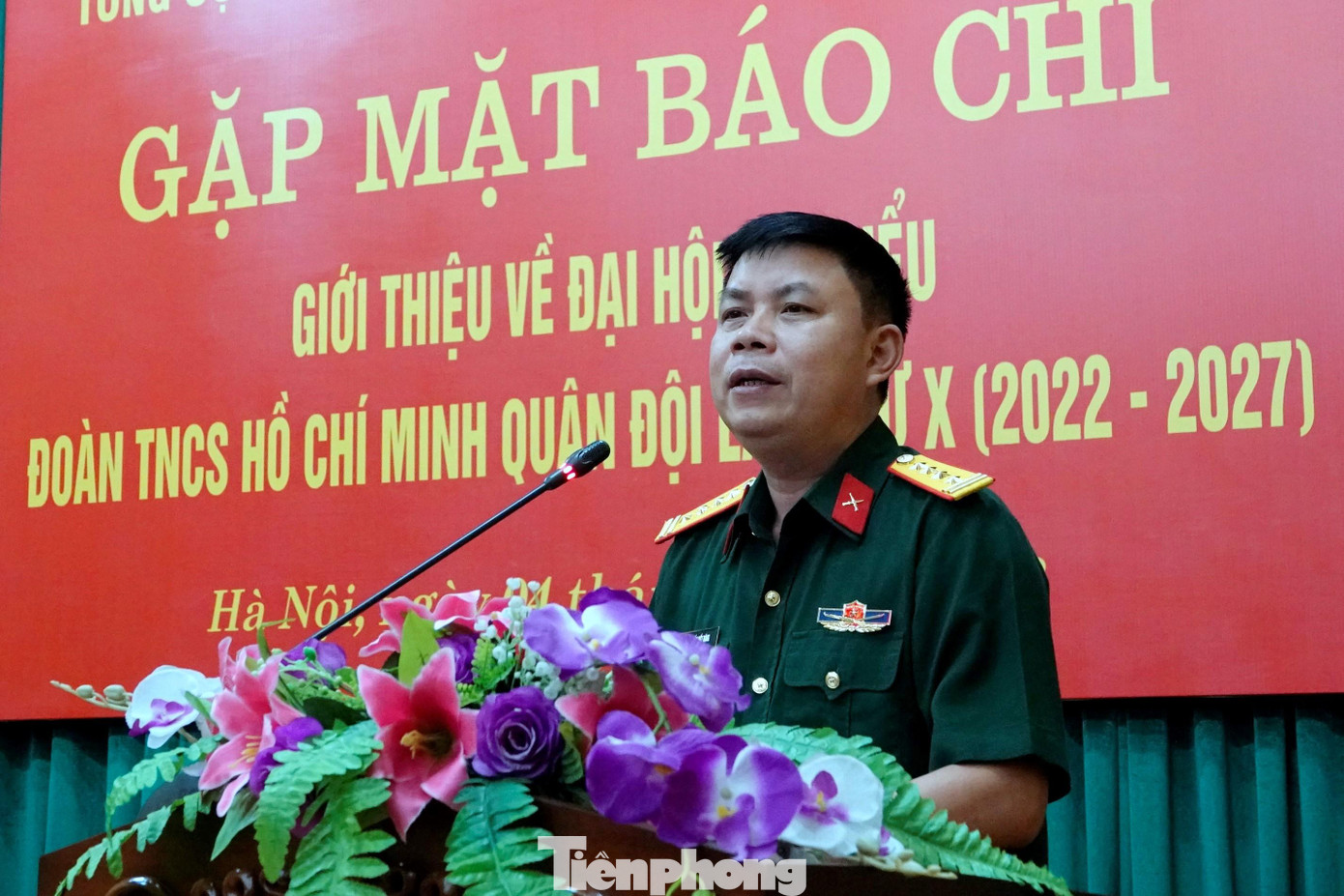 Đại tá Trần Viết Năng cung cấp thông tin về ĐH cho các cơ quan báo chí, sáng 4/10