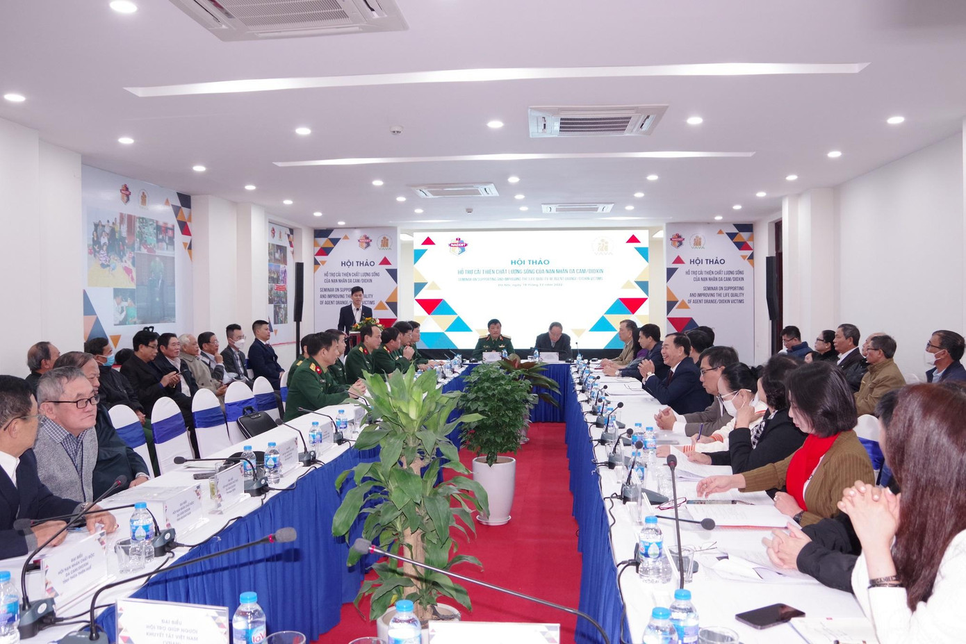 Quang cảnh hội thảo Quang cảnh hội thảo