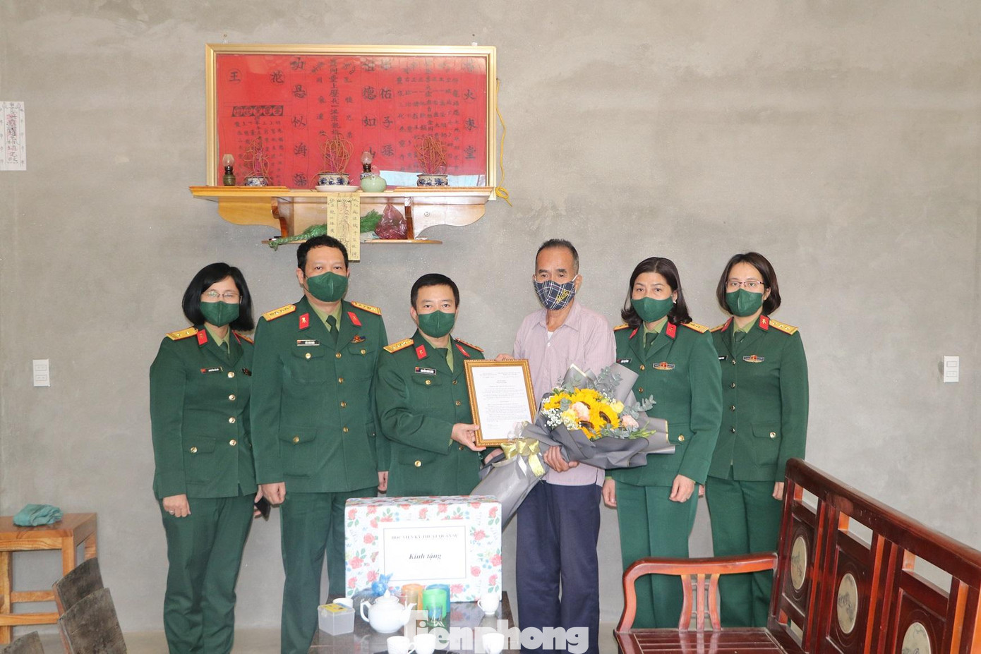 Học viện Kỹ thuật Quân sự bàn giao nhà tình nghĩa cho gia đình ông Nông Văn Toan Học viện Kỹ thuật Quân sự bàn giao nhà tình nghĩa cho gia đình ông Nông Văn Toan