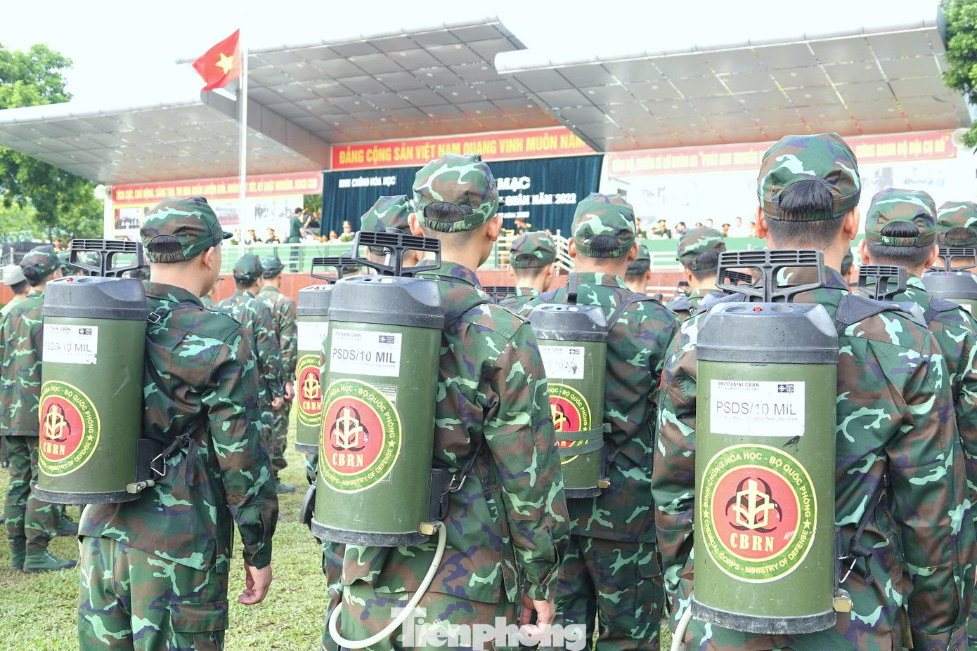 Nhiều thiết bị, khí tài đặc chủng đã được sử dụng trong hội thi