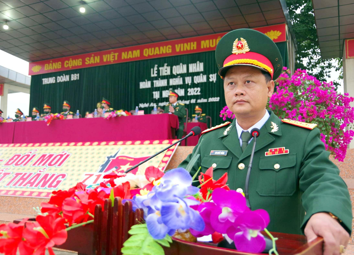 Đại tá Lưu Quyết Thắng, Bí thư Đảng ủy, Chính ủy Sư đoàn 324 phát biểu tại lễ tiễn quân nhân ở Trung đoàn bộ binh 1 Đại tá Lưu Quyết Thắng, Bí thư Đảng ủy, Chính ủy Sư đoàn 324 phát biểu tại lễ tiễn quân nhân ở Trung đoàn bộ binh 1