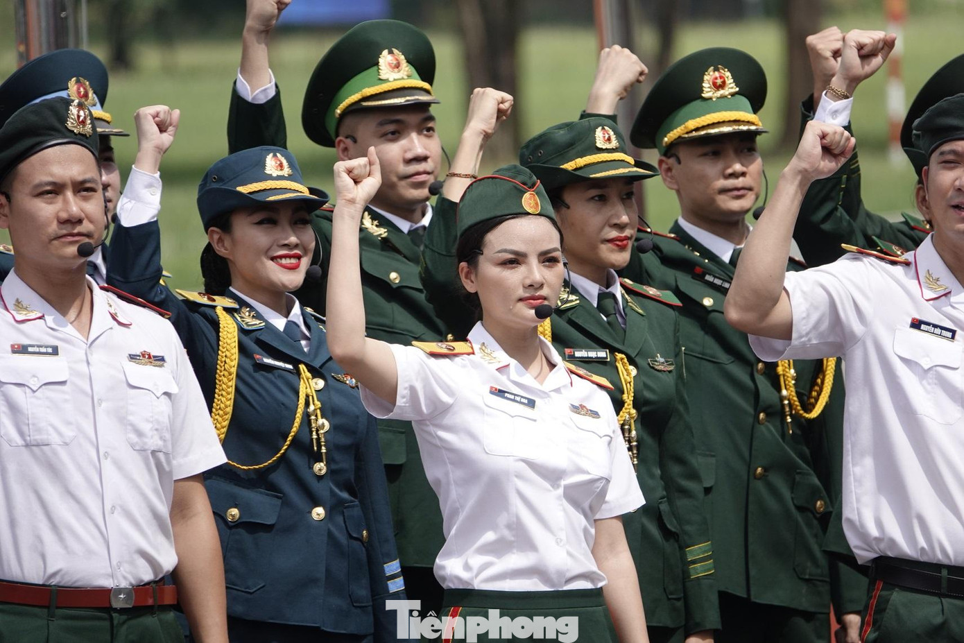 Tọa đàm là cơ sở quan trọng về lý luận và thực tiễn để cấp ủy, chỉ huy các cấp tham khảo, rút ra những bài học, tiếp tục lãnh đạo, chỉ đạo, triển khai, phát huy. vai trò xung kích của TNQĐ trong thực hiện nhiệm vụ, rèn luyện kỷ luật Tọa đàm là cơ sở quan trọng về lý luận và thực tiễn để cấp ủy, chỉ huy các cấp tham khảo, rút ra những bài học, tiếp tục lãnh đạo, chỉ đạo, triển khai, phát huy. vai trò xung kích của TNQĐ trong thực hiện nhiệm vụ, rèn luyện kỷ luật