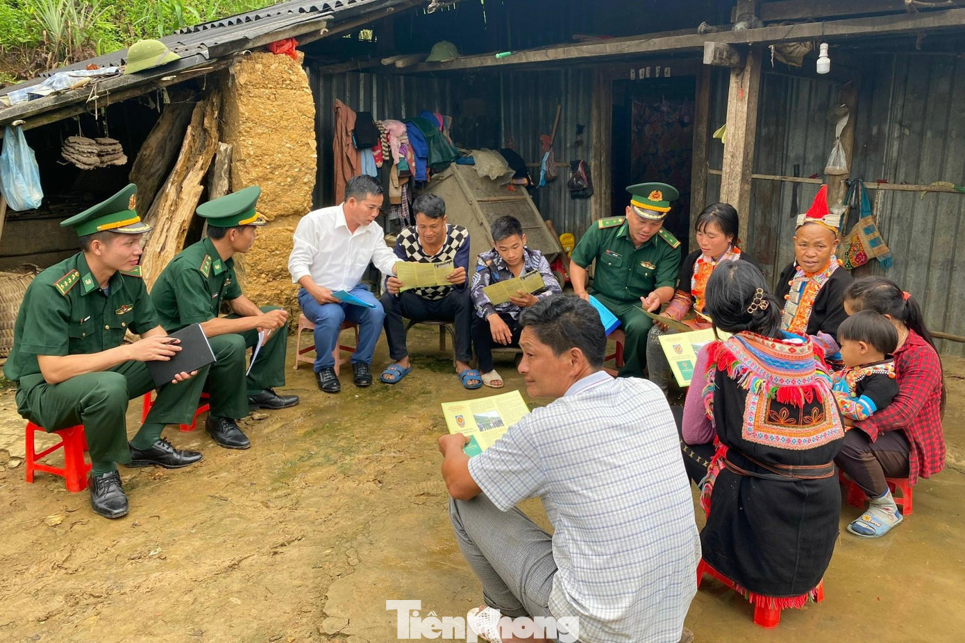 Đây là hoạt động thường niên, mang tính nhân văn sâu sắc của cán bộ, chiến sĩ BĐBP Lai Châu, góp phần tô thắm hình ảnh “Bộ đội Cụ Hồ” và thắt chặt tình đoàn kết quân dân trên khu vực biên giới Đây là hoạt động thường niên, mang tính nhân văn sâu sắc của cán bộ, chiến sĩ BĐBP Lai Châu, góp phần tô thắm hình ảnh “Bộ đội Cụ Hồ” và thắt chặt tình đoàn kết quân dân trên khu vực biên giới