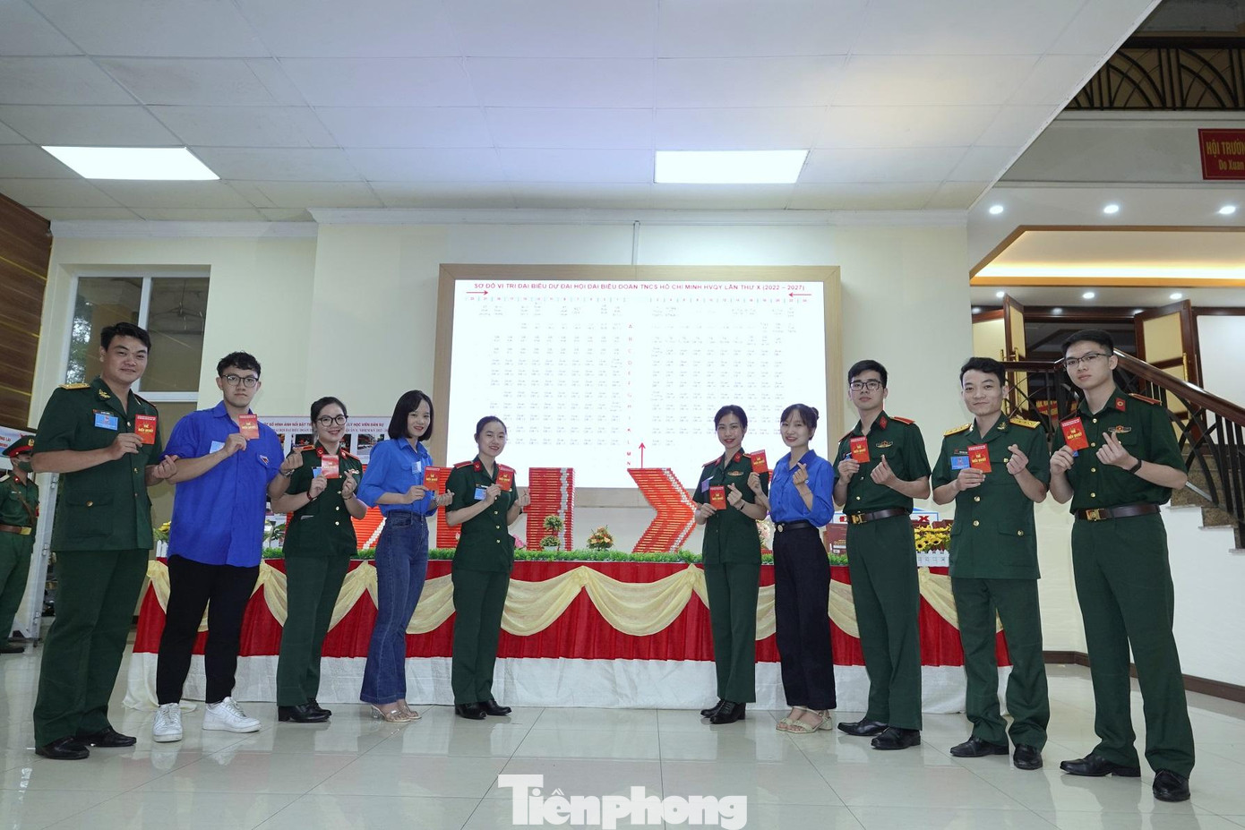 Giai đoạn 2017-2022, Học viện có 415 đề tài, công trình nghiên cứu khoa học tham gia các giải thưởng, hội thi, hội thao, hội nghị cấp toàn quốc, toàn quân và Học viện như: Festival sáng tạo trẻ toàn quốc; Giải thưởng Tuổi trẻ sáng tạo trong Quân đội, Hội nghị Khoa học công nghệ tuổi trẻ ngành Y tế; Hội thao Kỹ thuật sáng tạo tuổi trẻ ngành Y tế khu vực Hà Nội. Ảnh: Nguyễn Minh