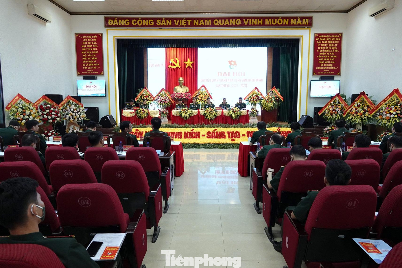 Quang cảnh đại hội