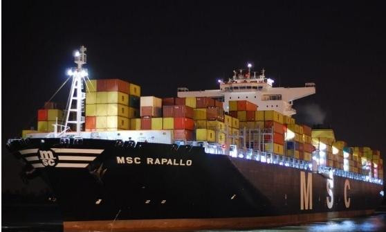 Tàu MSC RAPALLO đã phát hiện và cứu sống thành công 4 thuyền viên tàu VANDON ACE bị trôi dạt trên biển. Nguồn ảnh: Searates