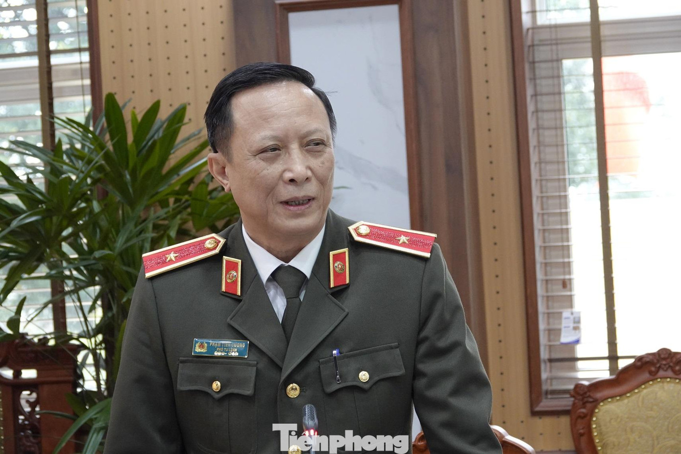 Thiếu tướng Phạm Tiến Cương - Phó Bí thư Đảng ủy, Phó Tư lệnh BTL Cảnh vệ, phát biểu cảm ơn những tình cảm của Bí thư Thường trực Trung ương Đoàn Bùi Quang Huy và đoàn công tác Thiếu tướng Phạm Tiến Cương - Phó Bí thư Đảng ủy, Phó Tư lệnh BTL Cảnh vệ, phát biểu cảm ơn những tình cảm của Bí thư Thường trực Trung ương Đoàn Bùi Quang Huy và đoàn công tác