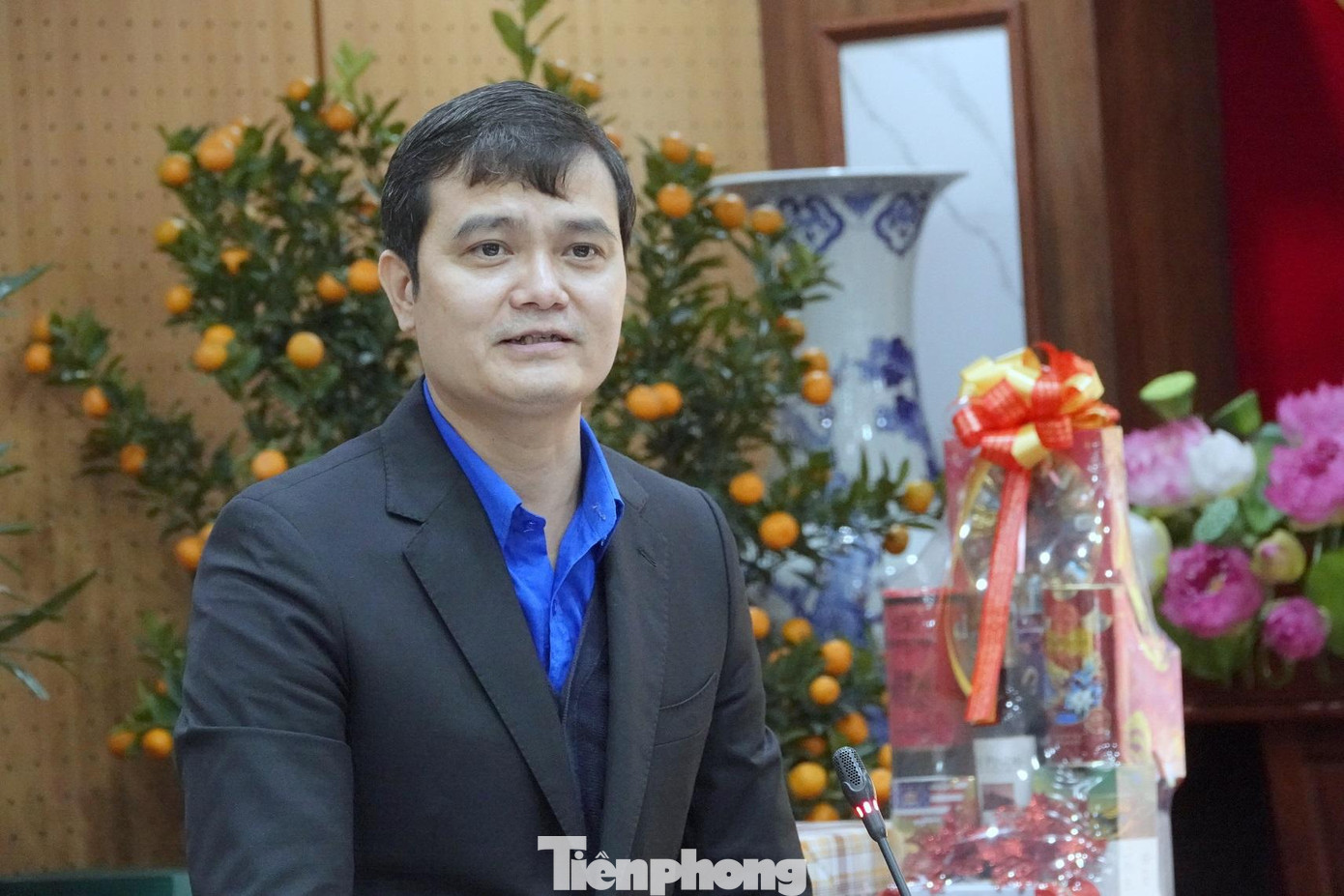 Bí thư Thường trực Trung ương Đoàn Bùi Quang Huy phát biểu trò chuyện với cán bộ, chiến sĩ, đoàn viên thanh niên BTL Cảnh vệ. Bí thư Thường trực Trung ương Đoàn Bùi Quang Huy phát biểu trò chuyện với cán bộ, chiến sĩ, đoàn viên thanh niên BTL Cảnh vệ.