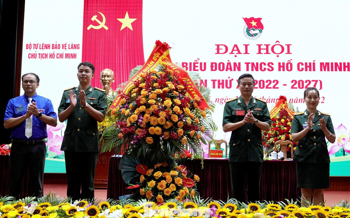 Lãnh đạo Ban Thanh niên Quân đội chúc mừng ĐH Lãnh đạo Ban Thanh niên Quân đội chúc mừng ĐH