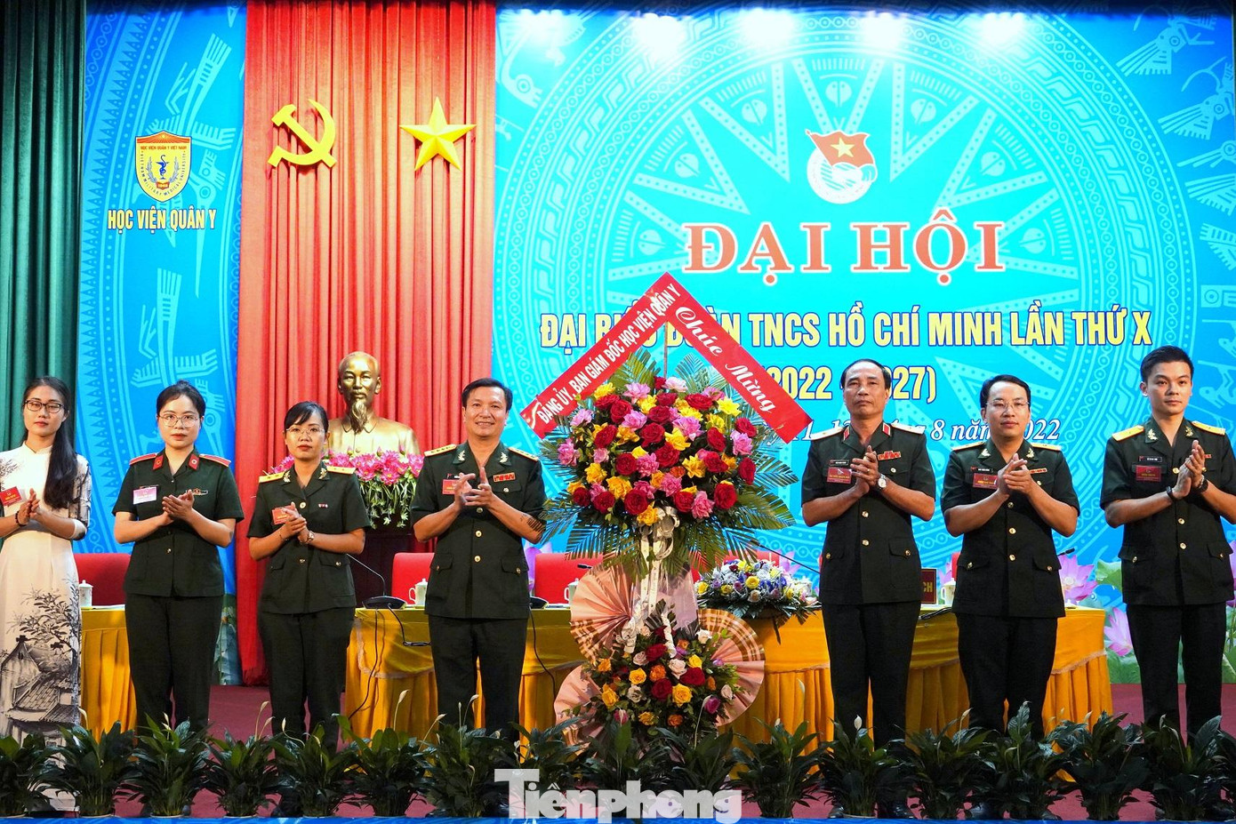 Giai đoạn 2017-2022, Học viện có 11 tập thể, cá nhân được Trung ương Đoàn, Bộ Quốc phòng, Tổng cục Chính trị tặng bằng khen, cờ thi đua đơn vị xuất sắc trong công tác Đoàn và phong trào thanh niên; 69 tập thể và 1.050 cá nhân được thủ trưởng Học viện biểu dương, khen thưởng; hơn 2.000 cá nhân được tặng danh hiệu “Thanh niên tiên tiến làm theo lời Bác”; 5 cá nhân đạt danh hiệu Gương mặt trẻ tiêu biểu và Gương mặt trẻ triển vọng toàn quân. Ảnh: Nguyễn Minh