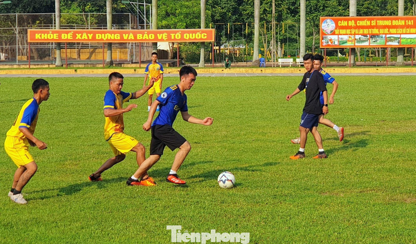 ĐVTN Đoàn cơ sở Trung đoàn 141 thi đấu bóng đá trong ngày Quốc khánh năm nay