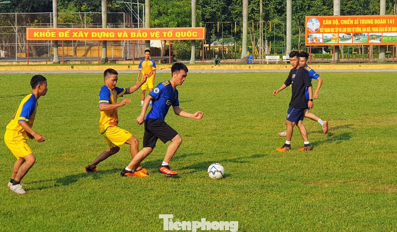 ĐVTN Đoàn cơ sở Trung đoàn 141 thi đấu bóng đá trong ngày Quốc khánh năm nay