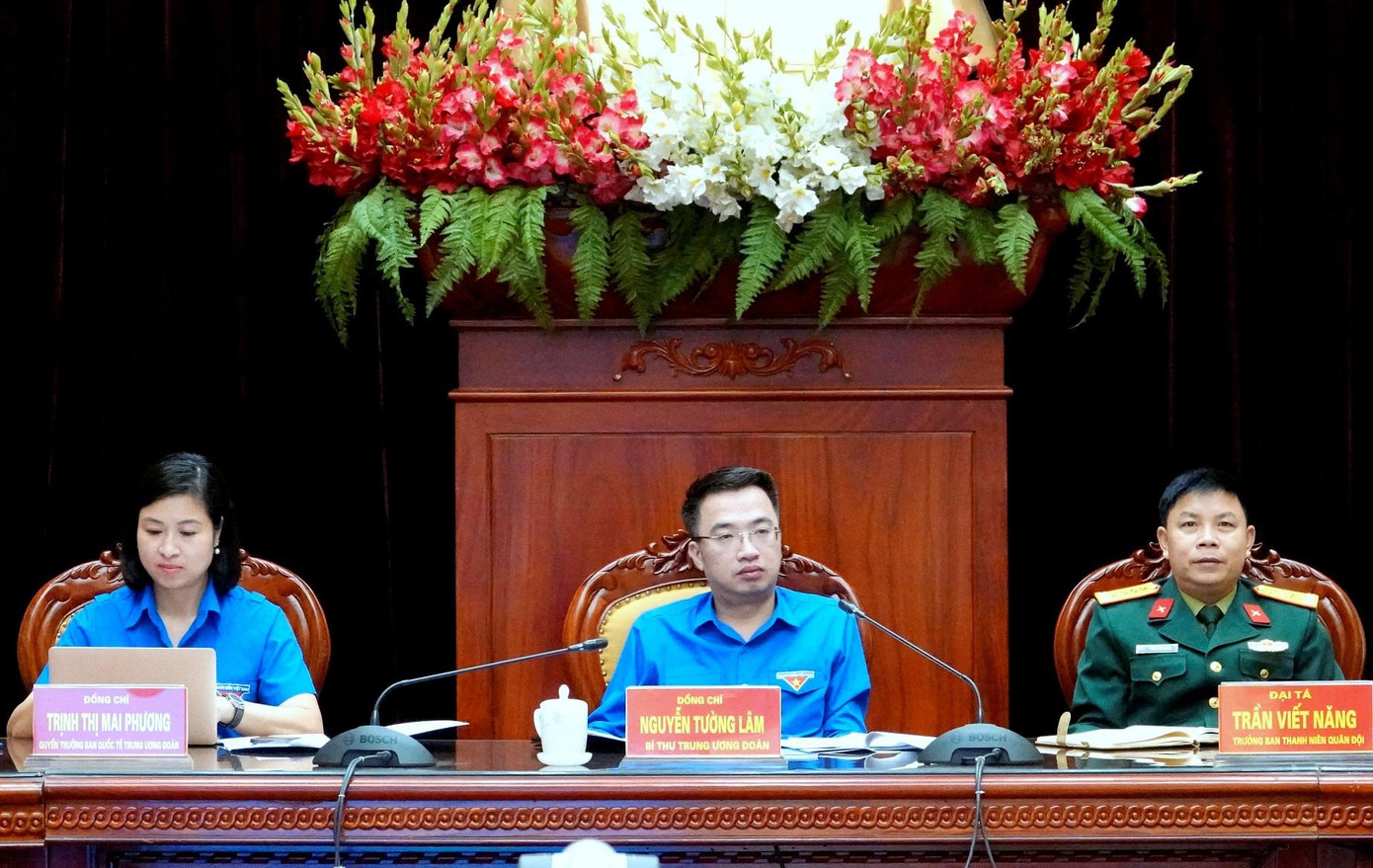 Bí thư Trung ương Đoàn Nguyễn Tường Lâm, lãnh đạo Ban Thanh niên Quân đội và Ban Quốc tế Trung ương Đoàn chủ trì, điều hành hội nghị, sáng 14/11 Bí thư Trung ương Đoàn Nguyễn Tường Lâm, lãnh đạo Ban Thanh niên Quân đội và Ban Quốc tế Trung ương Đoàn chủ trì, điều hành hội nghị, sáng 14/11