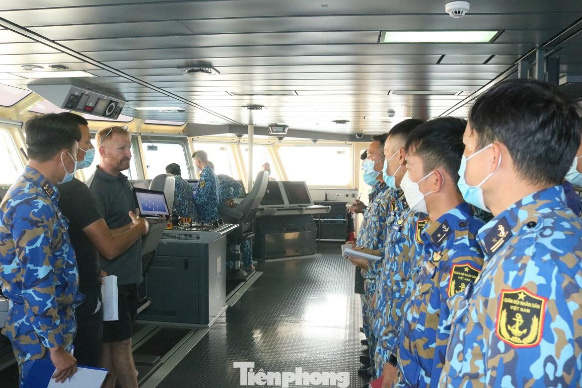 Tuổi trẻ Trung tâm Cứu nạn Tàu ngầm tham gia huấn luyện cùng chuyên gia nước ngoài Tuổi trẻ Trung tâm Cứu nạn Tàu ngầm tham gia huấn luyện cùng chuyên gia nước ngoài