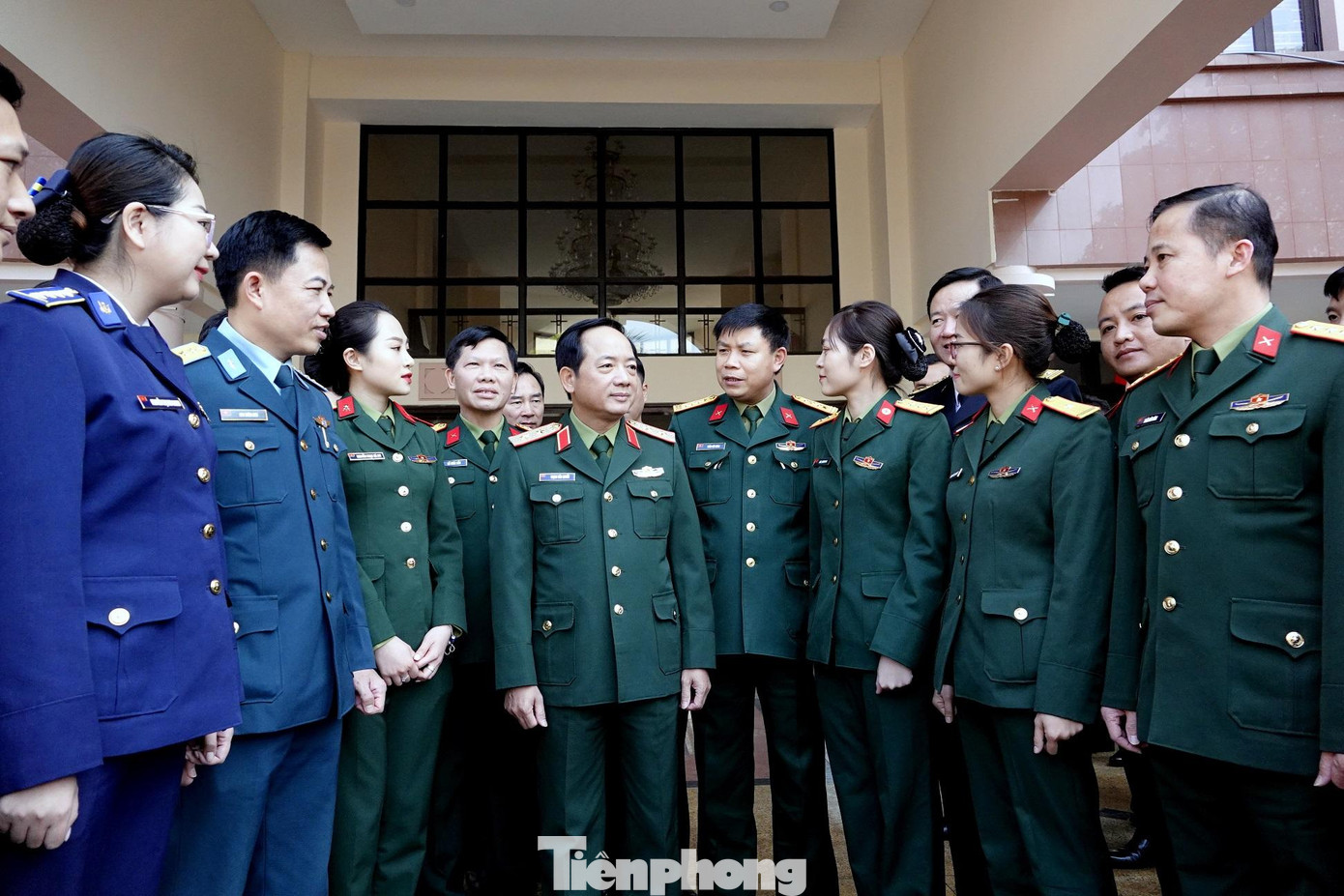 Trung tướng Trịnh Văn Quyết - Phó Chủ nhiệm Tổng cục Chính trị QĐND Việt Nam động viên, giao nhiệm vụ cho đoàn đại biểu thanh niên Quân đội đi dự ĐH Đoàn toàn quốc lần thứ XII, chiều 13/12. Ảnh: Nguyễn Minh Trung tướng Trịnh Văn Quyết - Phó Chủ nhiệm Tổng cục Chính trị QĐND Việt Nam động viên, giao nhiệm vụ cho đoàn đại biểu thanh niên Quân đội đi dự ĐH Đoàn toàn quốc lần thứ XII, chiều 13/12. Ảnh: Nguyễn Minh