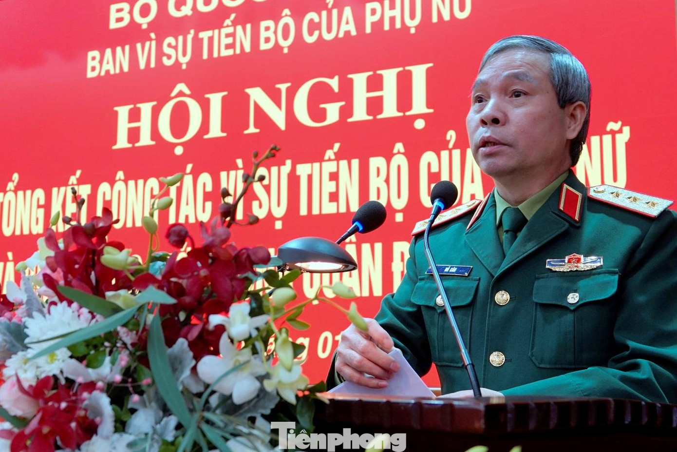 Thượng tướng Đỗ Căn phát biểu chỉ đạo và điều hành hội nghị thảo luận, chiều 13/1. Ảnh: Nguyễn Minh