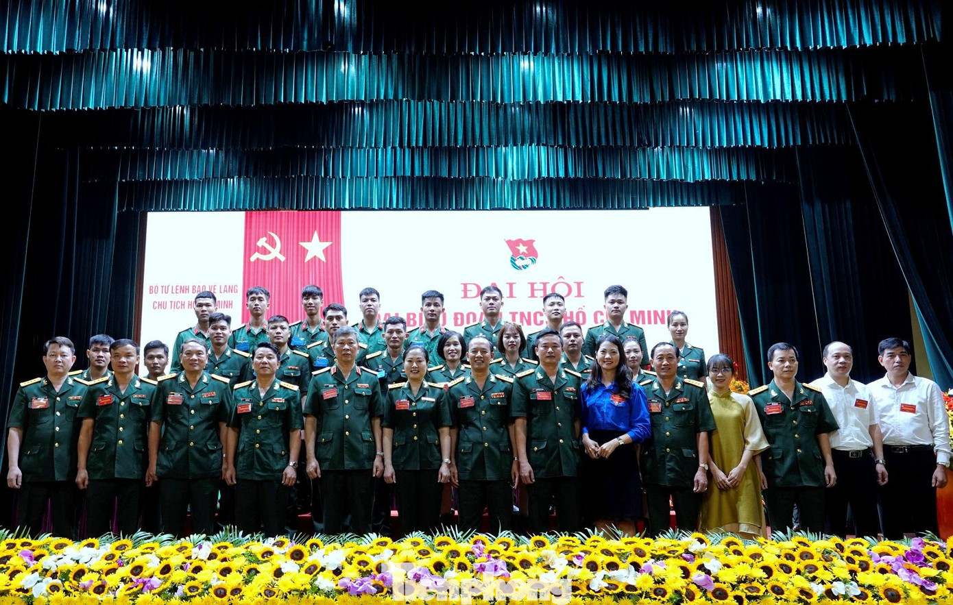 Đại biểu lãnh đạo cùng cán bộ, ĐVTN ưu tú về dự ĐH Đại biểu lãnh đạo cùng cán bộ, ĐVTN ưu tú về dự ĐH