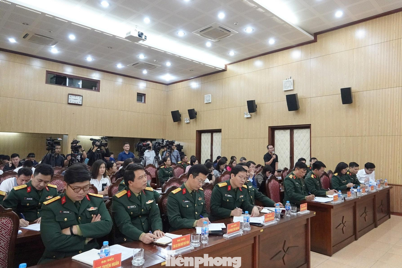 Quang cảnh họp báo Quang cảnh họp báo