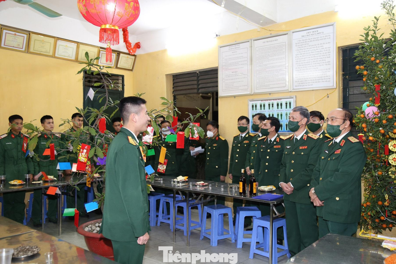 Lãnh đạo Học viện Kỹ thuật Quân sự động viên, chúc Tết cán bộ, học viên, chiến sĩ đơn vị