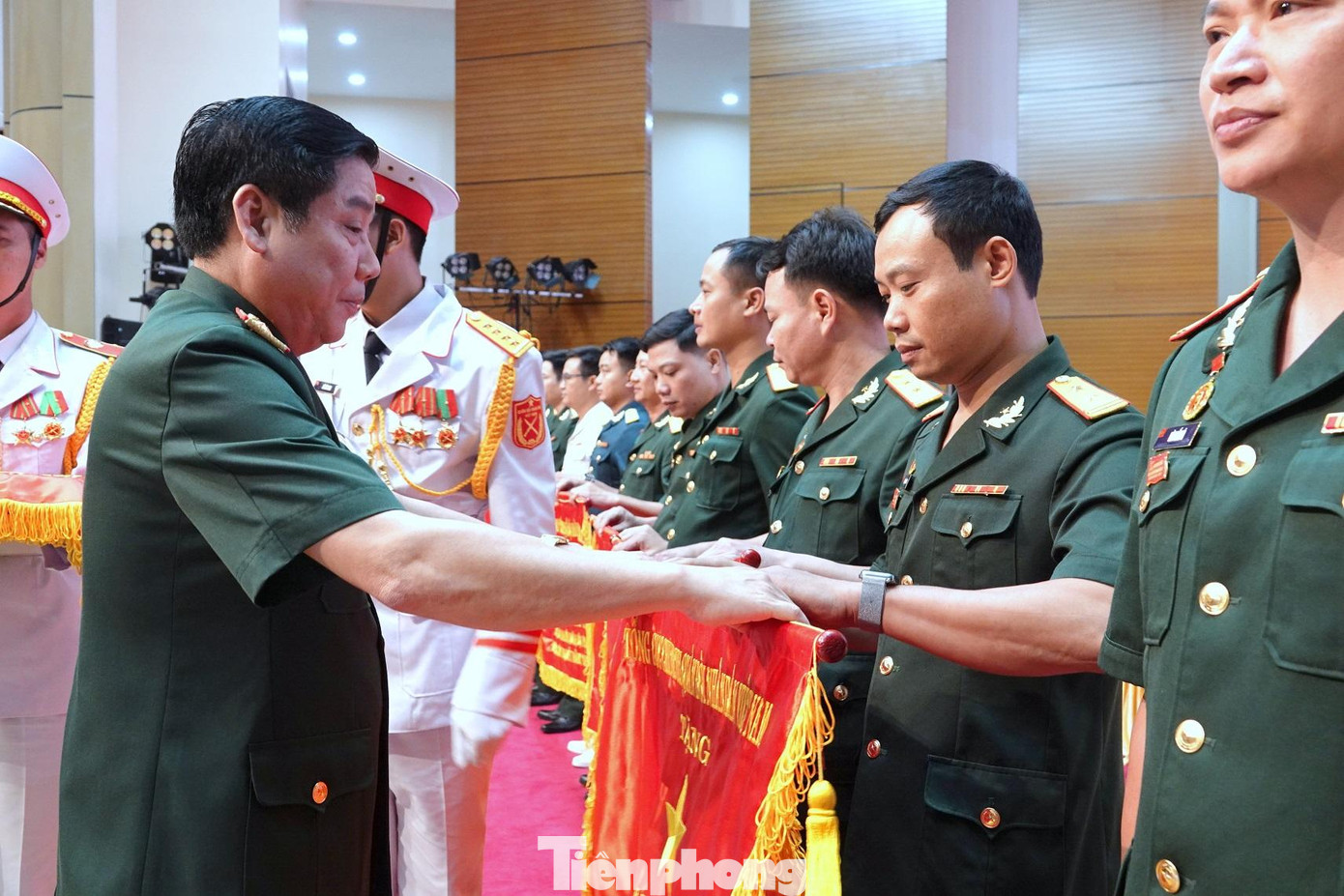 Trong khuôn khổ phiên trù bị, Ban tổ chức đã công bố Quyết định tặng Cờ thưởng của Chủ nhiệm Tổng cục Chính trị QĐND Việt Nam cho 49 tập thể xuất sắc trong thực hiện phong trào “Thanh niên Quân đội rèn đức, luyện tài, xung kích, sáng tạo, quyết thắng” giai đoạn 2017-2022.