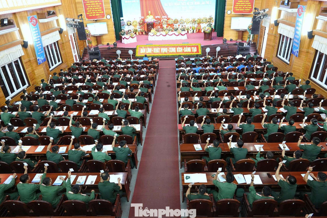 Quang cảnh đại hội