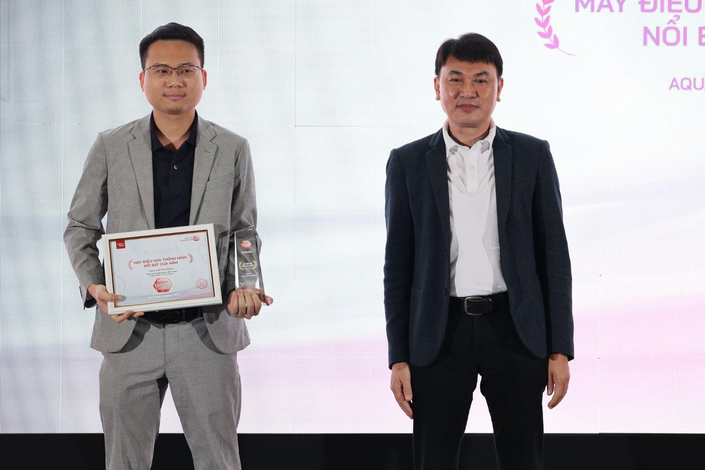 AQua tiếp tục được xướng tên ở hạng mục “Máy điều hòa thông minh nổi bật của năm". AQua tiếp tục được xướng tên ở hạng mục “Máy điều hòa thông minh nổi bật của năm".