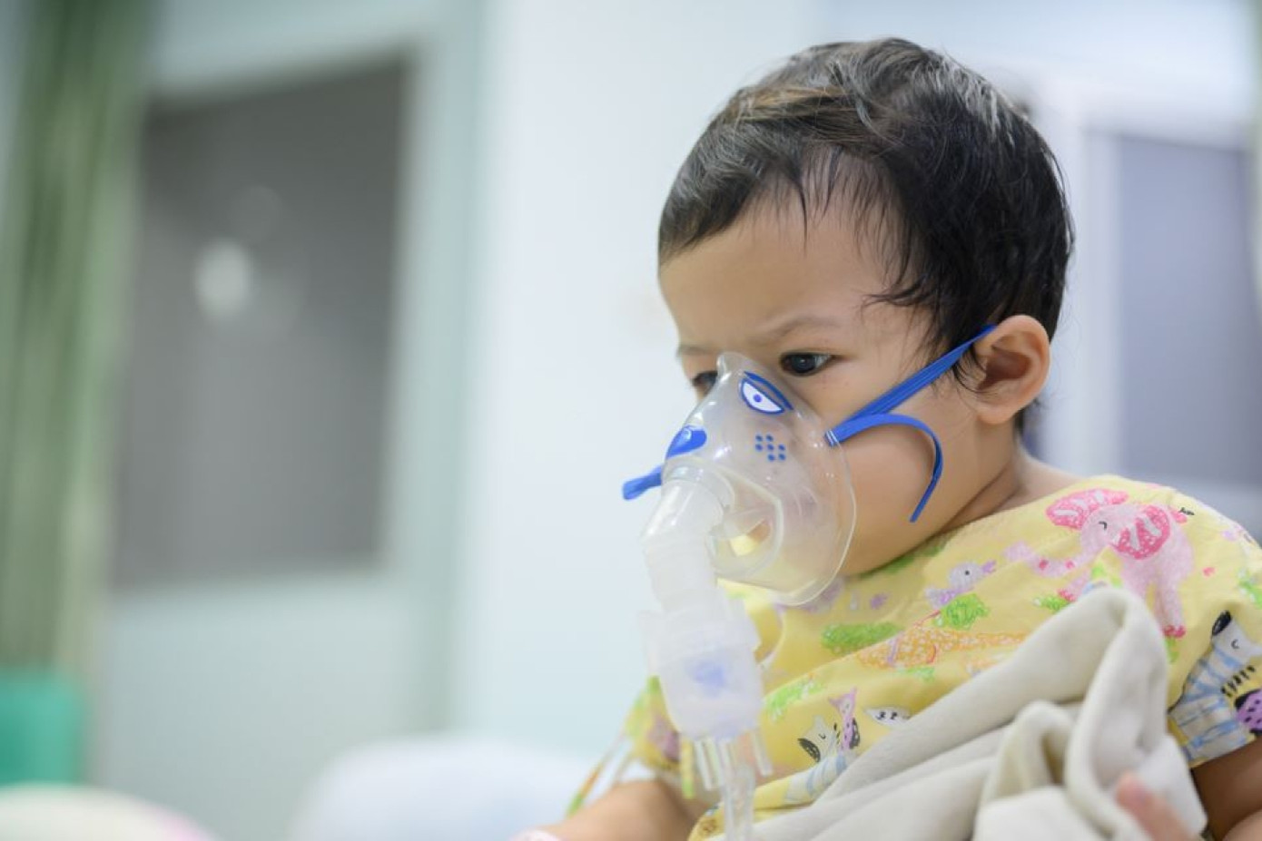 Trẻ nhỏ dễ mắc các bệnh hô hấp, biến chứng nặng. Ảnh: Freepik