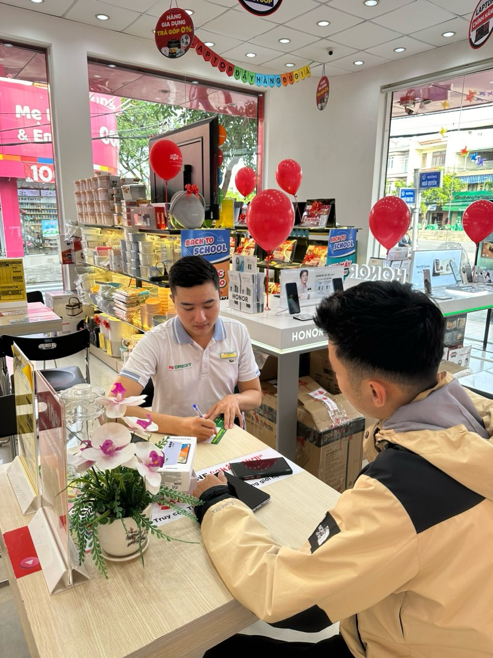 FE CREDIT và FPT Shop ký kết hợp tác giúp khách hàng tiếp cận các sản phẩm của FPT cùng với những giải pháp tài chính linh hoạt từ FE CREDIT.