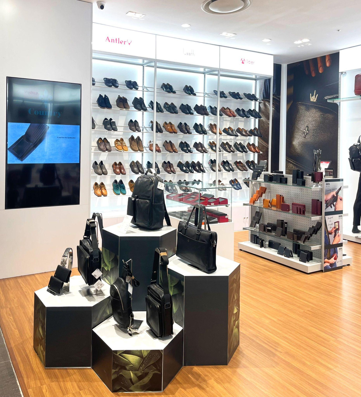 Thương hiệu đồ da cao cấp đẳng cấp và sang trọng