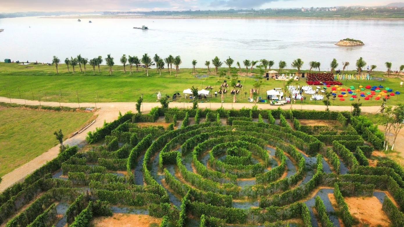 Thanh Thủy Camping tràn đầy sức sống vào mùa xuân với mê cung cây xanh mướt, gió sông Đà nhè nhẹ, không gian thoáng đãng cùng tầm view trác tuyệt Thanh Thủy Camping tràn đầy sức sống vào mùa xuân với mê cung cây xanh mướt, gió sông Đà nhè nhẹ, không gian thoáng đãng cùng tầm view trác tuyệt