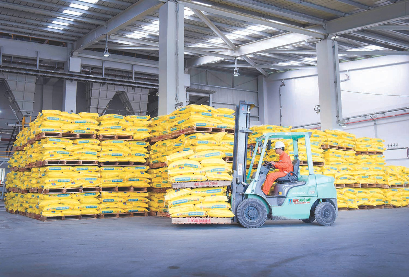 Đáp ứng nhu cầu phân bón trong nước và xuất khẩu Đáp ứng nhu cầu phân bón trong nước và xuất khẩu