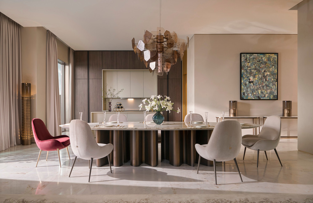 Toàn bộ nội thất mang thương hiệu ELIE SAAB Maison được chế tác thủ công tại Ý, từ những vật liệu xa xỉ, quý tộc. Đặc biệt, logo Elie Saab sẽ được lưu dấu trên toàn bộ bộ sưu tập nội thất bảo chứng cho chất lượng và giá trị bền vững. Toàn bộ nội thất mang thương hiệu ELIE SAAB Maison được chế tác thủ công tại Ý, từ những vật liệu xa xỉ, quý tộc. Đặc biệt, logo Elie Saab sẽ được lưu dấu trên toàn bộ bộ sưu tập nội thất bảo chứng cho chất lượng và giá trị bền vững.