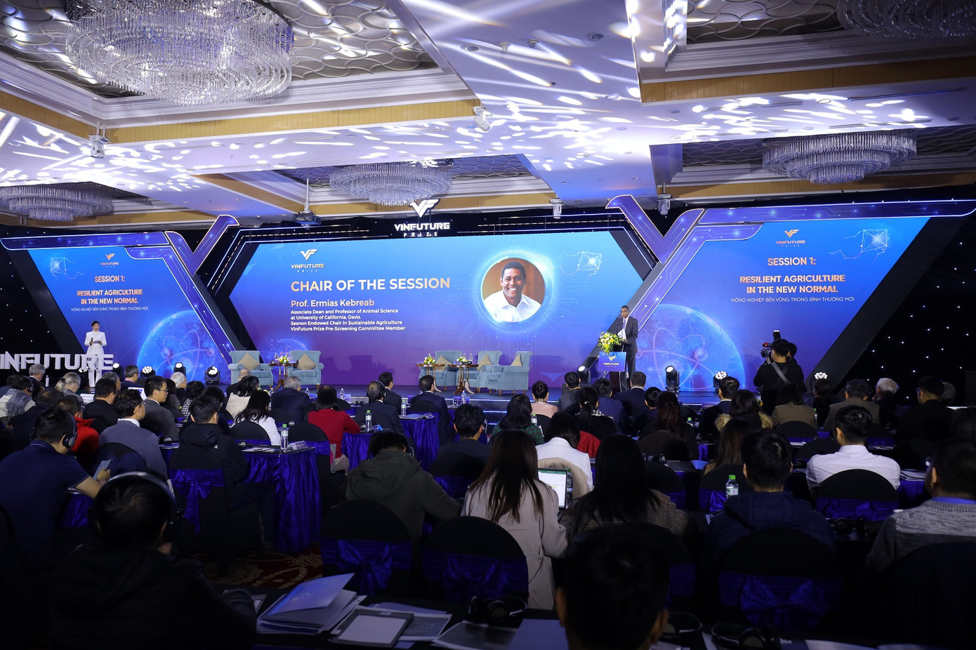 Chuỗi tọa đàm “Khoa học và Cuộc sống” trong khuôn khổ Tuần lễ Khoa học Công nghệ VinFuture sẽ diễn ra từ 18/12 – 19/12/2023 với sự góp mặt của những chuyên gia hàng đầu thế giới (Ảnh: Quỹ VinFuture)