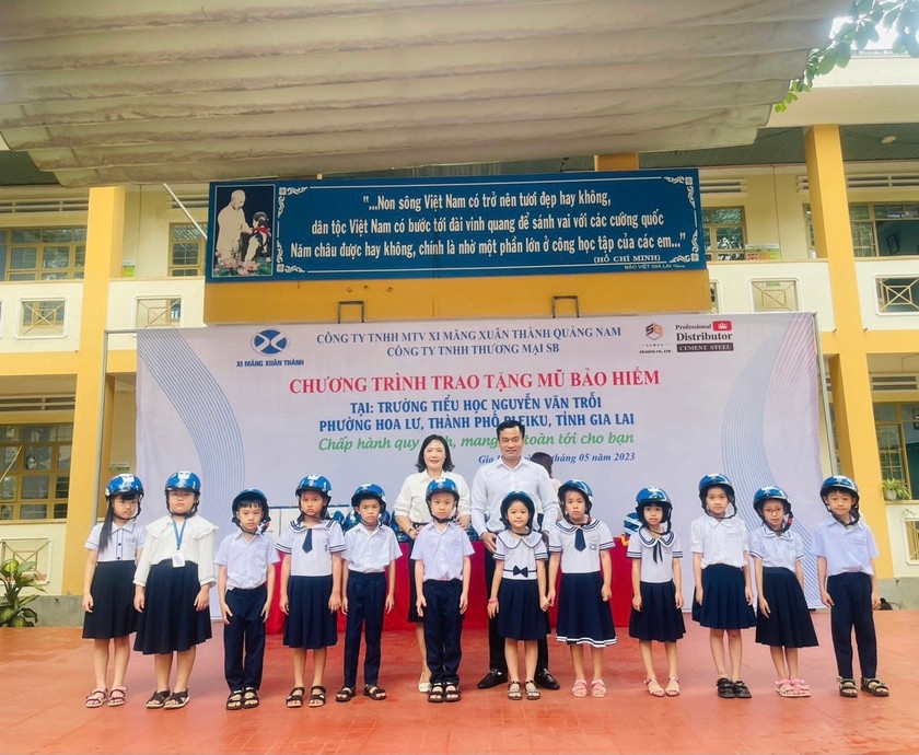 Xi Măng Xuân Thành sẽ tiếp tục phối hợp với hệ thống NPP, đại lý triển khai các hoạt động trao tặng mũ bảo hiểm đạt chuẩn trong thời gian tới