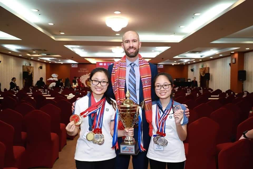 Hai nữ tuyển thủ Phương Trinh, Thu Hiền. Hai nữ tuyển thủ Phương Trinh, Thu Hiền.