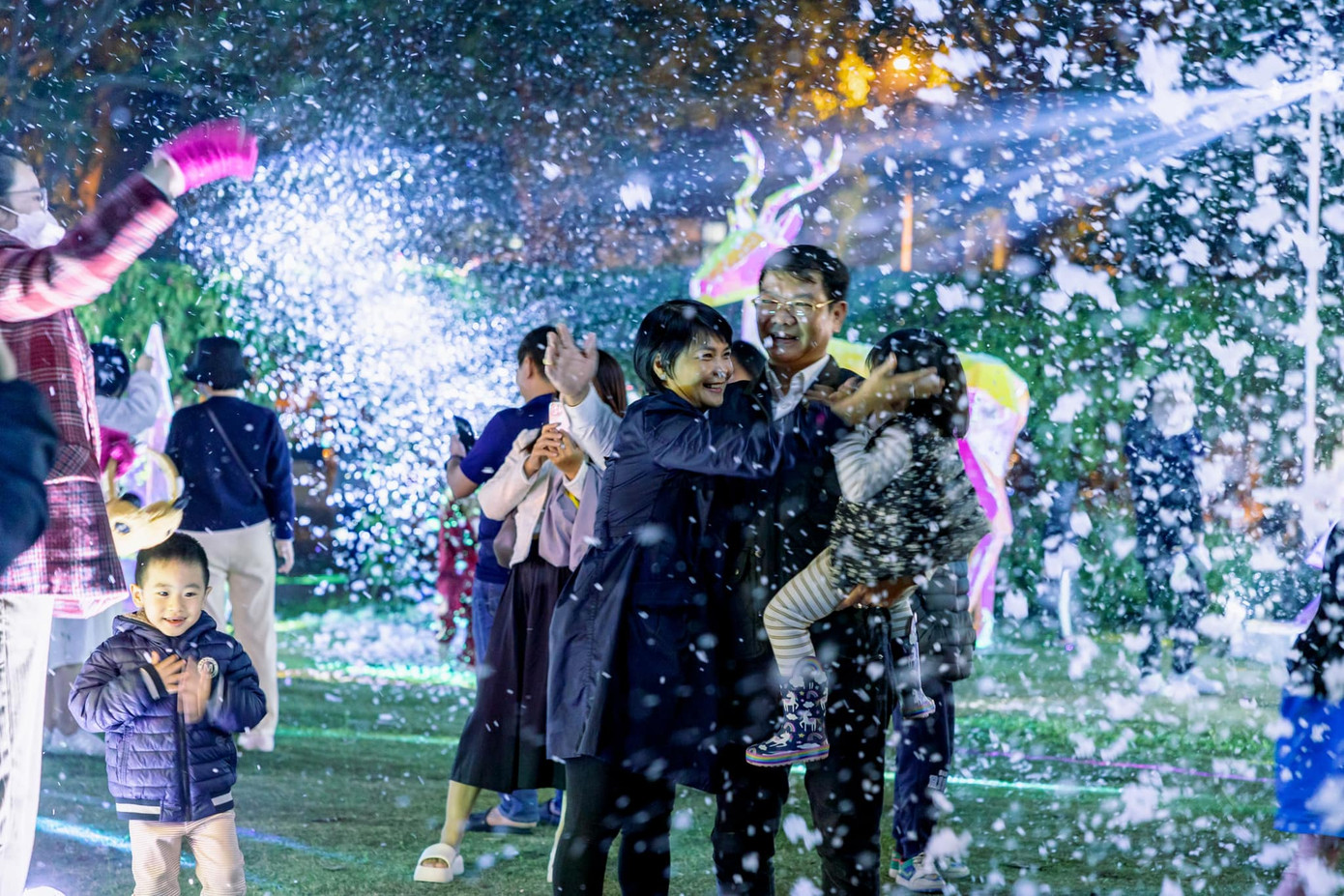 Khu rừng pha lê là nơi ghi dấu những kỉ niệm gia đình Khu rừng pha lê là nơi ghi dấu những kỉ niệm gia đình