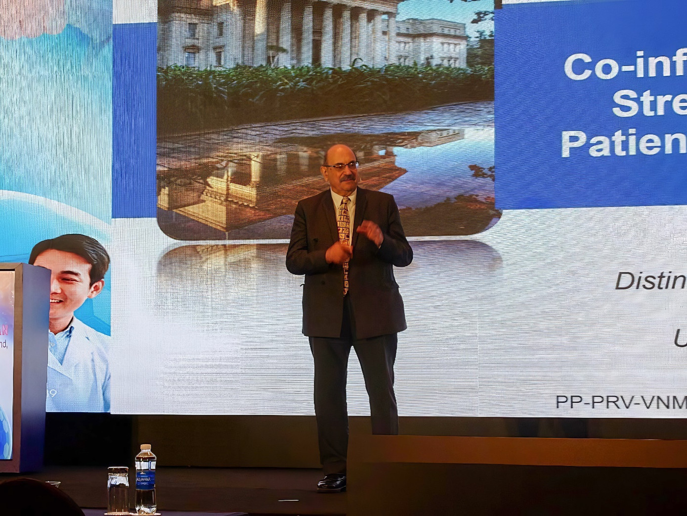 Theo GS Feldman đến từ Nam Phi tại chuỗi Hội Thảo Theo GS Feldman đến từ Nam Phi tại chuỗi Hội Thảo