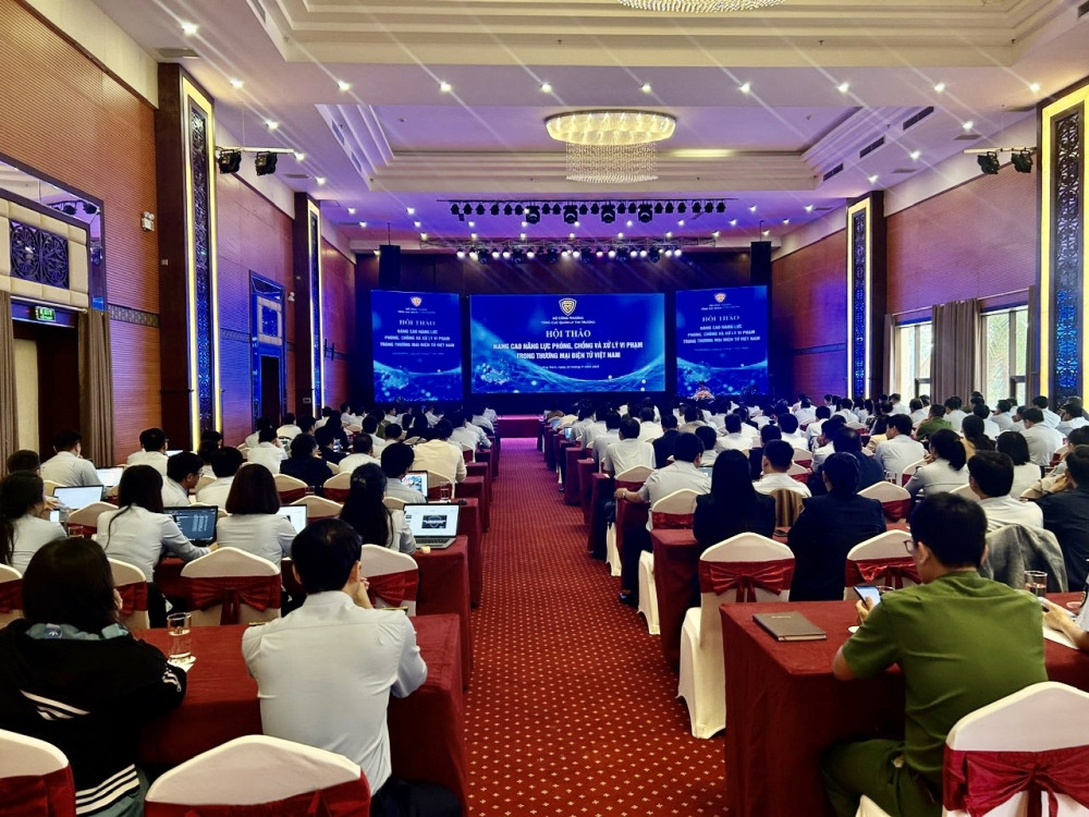 Hơn 200 công chức QLTT tại khu vực miền Trung - Tây Nguyên tham gia Hội nghị Nâng cao năng lực phòng, chống và xử lý vi phạm trong Thương mại điện tử Việt Nam tại Quảng Nam Hơn 200 công chức QLTT tại khu vực miền Trung - Tây Nguyên tham gia Hội nghị Nâng cao năng lực phòng, chống và xử lý vi phạm trong Thương mại điện tử Việt Nam tại Quảng Nam