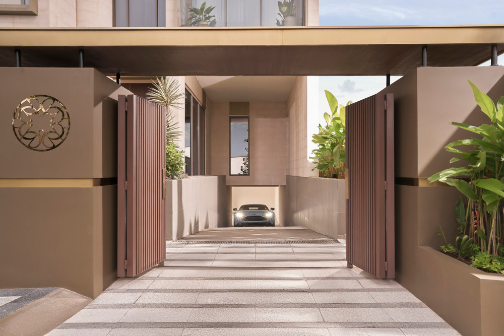 The Rivus là phiên bản duy nhất trên thế giới có logo Elie Saab ngay tại cổng vào, ngoài ra tầng hầm được thiết kế chuyên biệt dành cho siêu xe gầm thấp. The Rivus là phiên bản duy nhất trên thế giới có logo Elie Saab ngay tại cổng vào, ngoài ra tầng hầm được thiết kế chuyên biệt dành cho siêu xe gầm thấp.