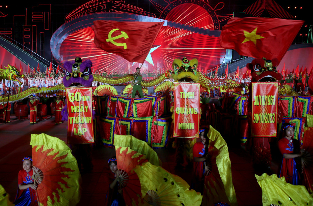 Màn văn nghệ đặc sắc tại lễ tổng duyệt chương trình Lễ kỷ niệm 60 năm Ngày thành lập tỉnh Quảng Ninh