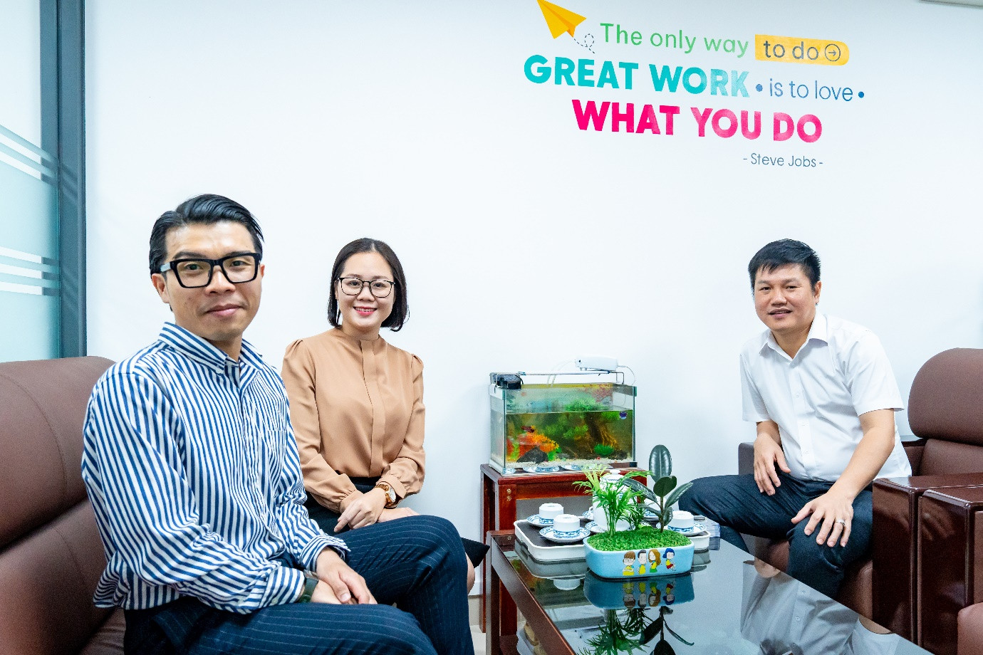 Nguyễn Minh Kha được lãnh đạo trường chúc mừng với thành tích cao tại giải thưởng AMP Nguyễn Minh Kha được lãnh đạo trường chúc mừng với thành tích cao tại giải thưởng AMP