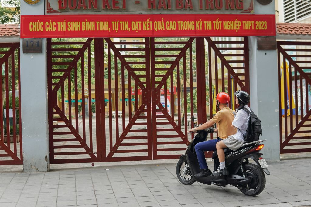 Chi phí lăn bánh hợp lý, xe máy điện VinFast phù hợp với các gia đình nhỏ Chi phí lăn bánh hợp lý, xe máy điện VinFast phù hợp với các gia đình nhỏ